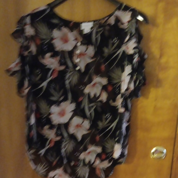 Liz Claiborne Black and White Ruffled Blouse L NWOT - Picture 2 of 3